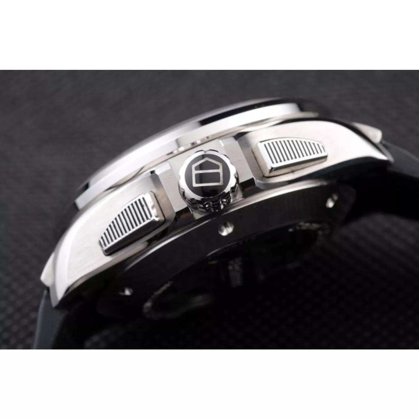 Aaa replica Tag Heuer Swiss Carrera Tachymeter Bezel Perforated Black Rubber Strap White Dial 0203